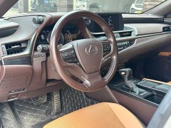 Lexus ES 300h Excellence - ფოტო 12