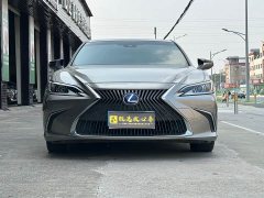 Lexus ES 300h Excellence - ფოტო 2