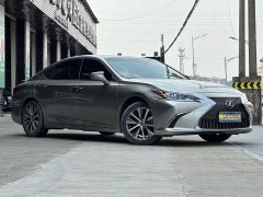 Lexus ES 300h Excellence - ფოტო 3