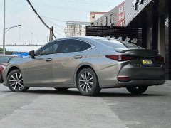 Lexus ES 300h Excellence - ფოტო 6