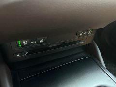 Lexus ES 300h Excellence - ფოტო 7