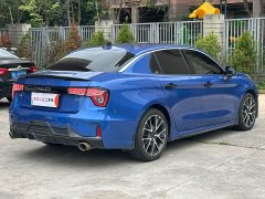 Lynk & Co Geely Lynk & Co 03 1.5T DCT Jìn Champion Edition - ფოტო 9