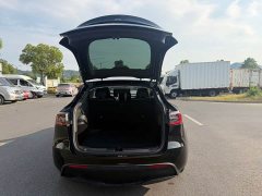 Tesla Model Y Rear-Wheel Drive - ფოტო 15