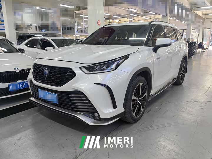 Toyota Crown Venza 2023 2.5L HEV AWD Premium - ავტომობილი ჩინეთიდან