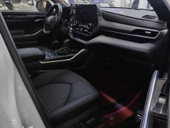 Toyota Crown Venza 2023 2.5L HEV AWD Premium - ფოტო 4