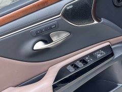 Lexus ES 300h Executive - ფოტო 12