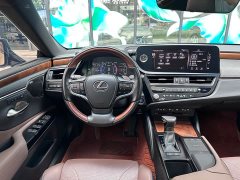 Lexus ES 300h Executive - ფოტო 5