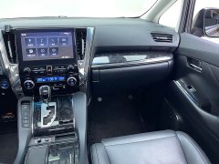 Toyota Vellfire 2020 Dual Engine 2.5L HV Luxury - ფოტო 5