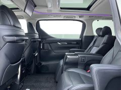 Toyota Vellfire 2020 Dual Engine 2.5L HV Luxury - ფოტო 7