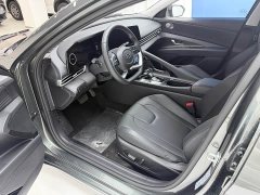 Hyundai Elantra 2023 1.5L CVT Luxury - ფოტო 14