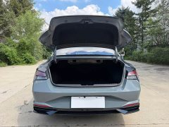 Hyundai Elantra 2022 1.5L CVT Luxury - ფოტო 13