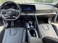 Hyundai Elantra 2022 1.5L CVT Luxury - ფოტო 18