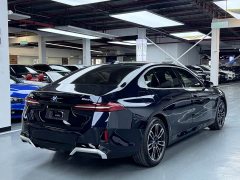 BMW 5 Series 525Li M Sport Package - ფოტო 19