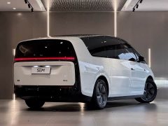 Li Auto MEGA Home Family Edition - ფოტო 10
