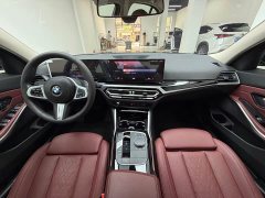 BMW 3 Series 320Li M Sport Package - ფოტო 17