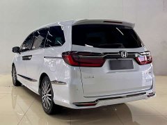 Honda Elysion 2.0L e:HEV Classic - ფოტო 8