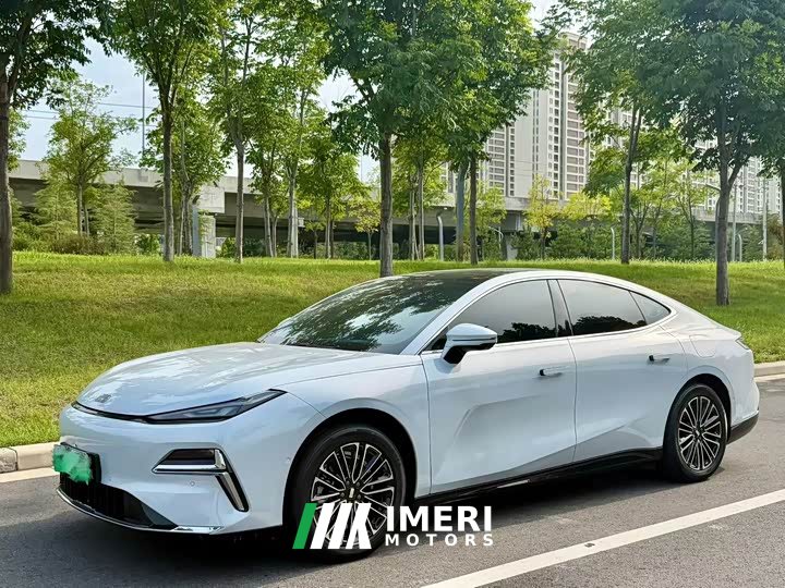 Geely Galaxy Xingyao 8 130km EM-i Premium Edition