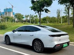 Geely Galaxy Xingyao 8 130km EM-i Premium Edition - ფოტო 9