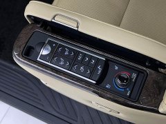 Toyota Alphard 2020 Hybrid 2.5L Golden Special Edition - ფოტო 10