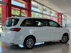 Buick GL8 Land Business Class Smart Edition - ფოტო 3
