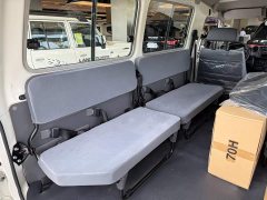 Toyota Land Cruiser (Imported) LC78 4.0L Automatic - ფოტო 5
