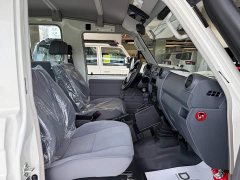 Toyota Land Cruiser (Imported) LC78 4.0L Automatic - ფოტო 6