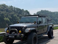 Jeep Gladiator 2022 3.6L Pioneer Edition - ფოტო 9
