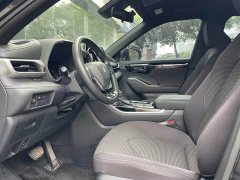 Toyota Crown Venza 2.5L HEV FWD Elite - ფოტო 5