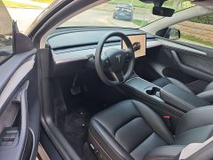 Tesla Model Y Rear-Wheel Drive - ფოტო 4