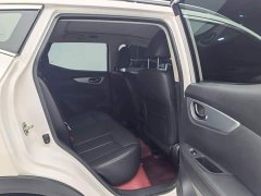 Nissan Qashqai 2.0L CVT XV Premium Luxury - ფოტო 12