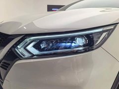 Nissan Qashqai 2.0L CVT XV Premium Luxury - ფოტო 16
