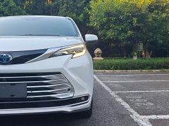 Toyota Sienna 2021 2.5L Hybrid Platinum Edition - ფოტო 10