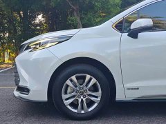 Toyota Sienna 2021 2.5L Hybrid Platinum Edition - ფოტო 16