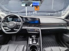 Hyundai Elantra 1.5L CVT Luxury - ფოტო 12