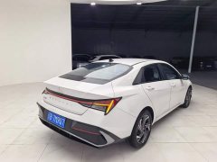 Hyundai Elantra 1.5L CVT Luxury - ფოტო 3