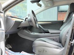 Tesla Model Y Rear-Wheel Drive - ფოტო 10