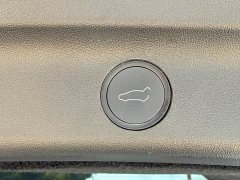 Tesla Model Y Rear-Wheel Drive - ფოტო 14