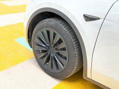 Tesla Model Y Rear-Wheel Drive - ფოტო 15