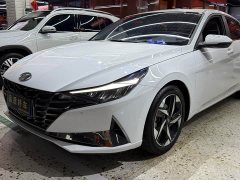 Hyundai Elantra 2022 1.5L CVT Luxury - ფოტო 1