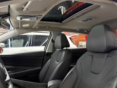 Hyundai Elantra 2022 1.5L CVT Luxury - ფოტო 12