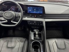Hyundai Elantra 2022 1.5L CVT Luxury - ფოტო 13
