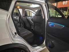 Nissan Qashqai 2.0L CVT XV Premium Luxury - ფოტო 10