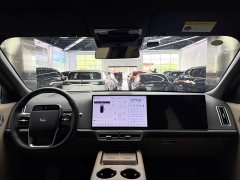 Li Auto L8 Ultra Smart Refresh Edition - ფოტო 3