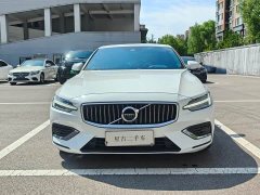 Volvo S60 B4 Smart Luxury Edition - ფოტო 2
