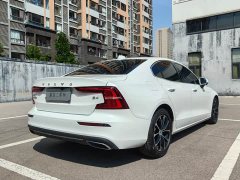 Volvo S60 B4 Smart Luxury Edition - ფოტო 8