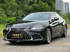 Lexus ES 200 Excellence Edition - ფოტო 1