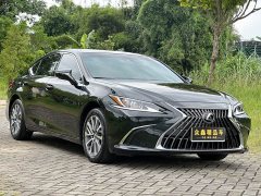 Lexus ES 200 Excellence Edition - ფოტო 3
