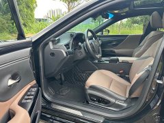 Lexus ES 200 Excellence Edition - ფოტო 4