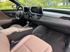 Lexus ES 200 Excellence Edition - ფოტო 9