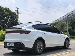 Tesla Model Y L Long Range All-Wheel Drive - ფოტო 11